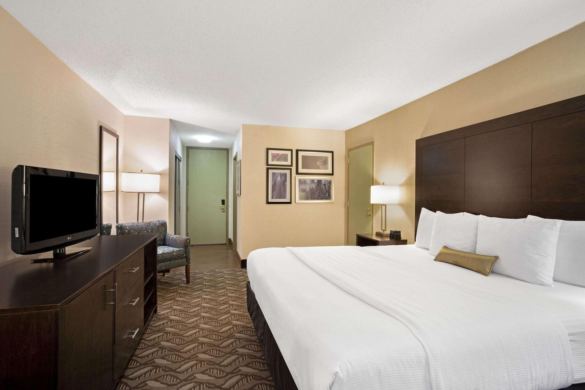 La Quinta By Wyndham Springfield Ξενοδοχείο Εξωτερικό φωτογραφία